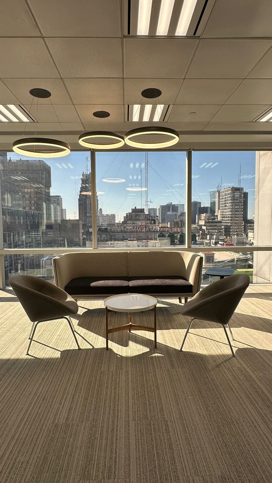 Personal de Holding Solutions en una obra